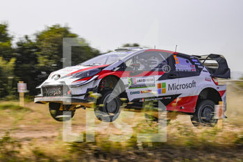 2019-06-14 - Kris Meeke, su Toyota Yaris WRC plus al salto sulla Prova Speciale 2 - WRC - RALLY ITALIA SARDEGNA - DAY 02 - RALLY - MOTORS